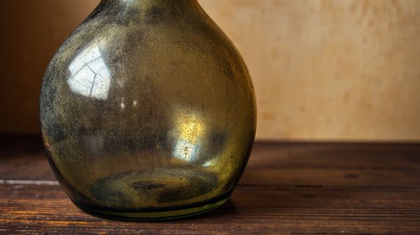 Dix ans après : décryptage des mystères d'une bouteille